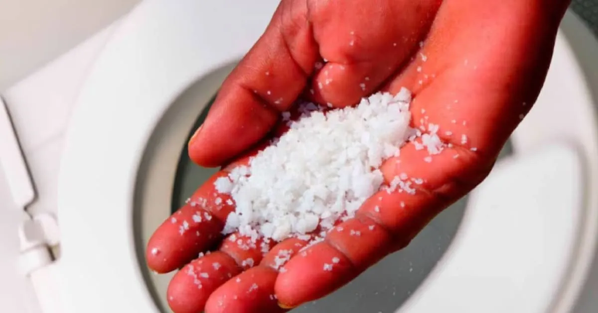 Effektiv och naturlig rengöring av badrummet med hemmagjorda lösningar